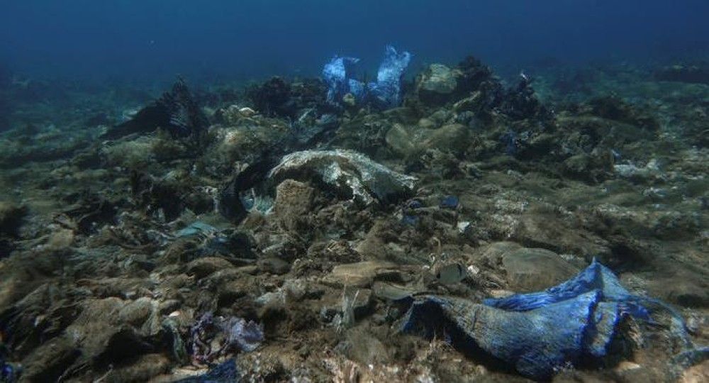 ARD: Τα πλαστικά σκουπίδια στο βυθό της Άνδρου