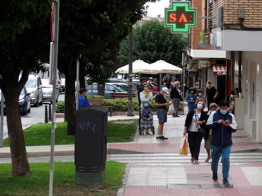 Κορωνοϊός: Σε επαγρύπνηση για νέα μέτρα