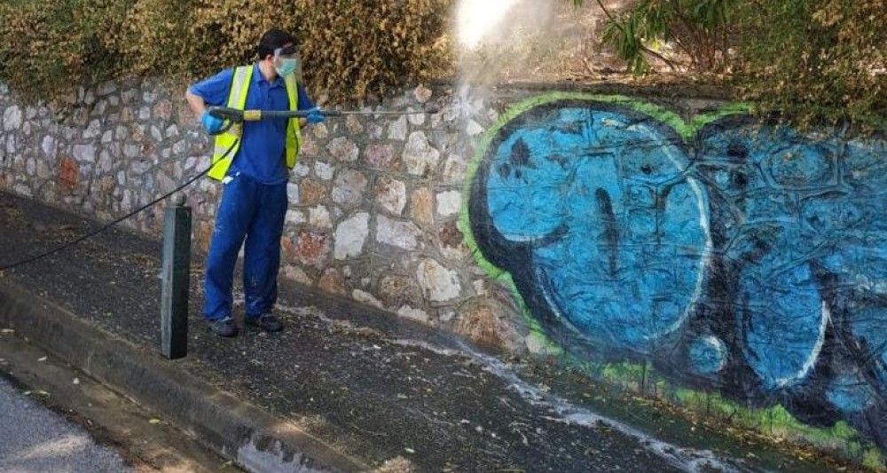 Δήμος Αθηναίων: Αντιγκράφιτι και αφαίρεση αφισών στο κέντρο της πόλης (pics)