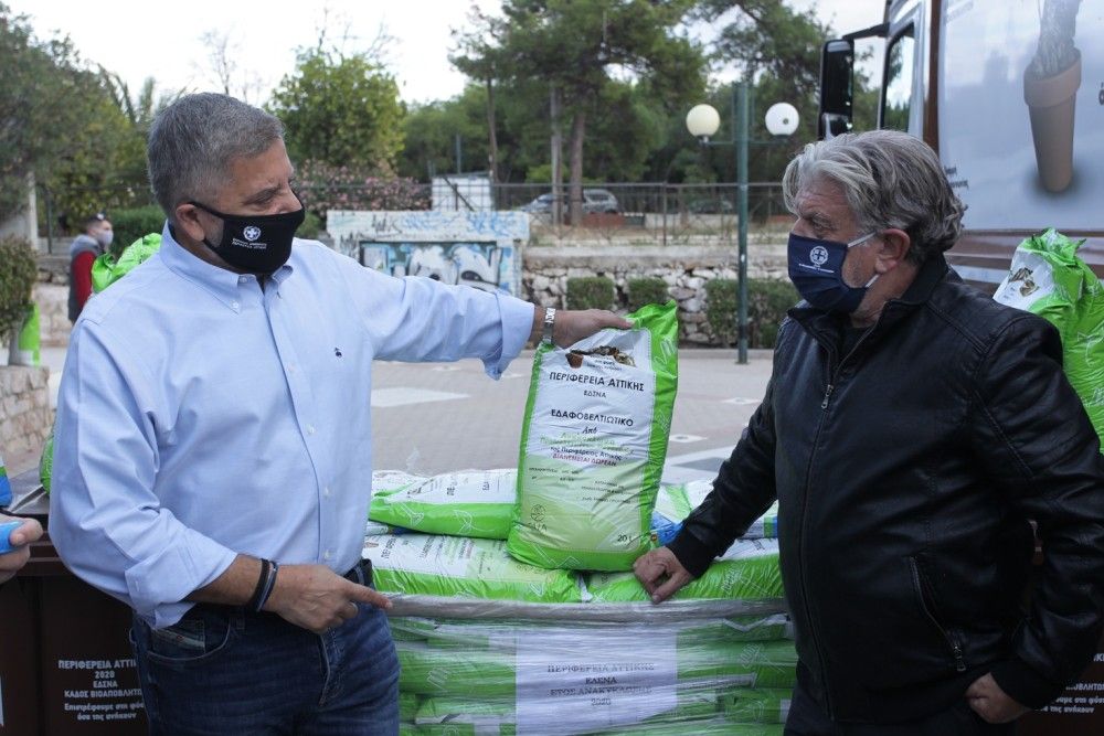 Απορριμματοφόρα και κάδους ανακύκλωσης παρέδωσε ο Πατούλης στην δήμο Ν. Φιλαδέλφειας-Ν. Χαλκηδόνας