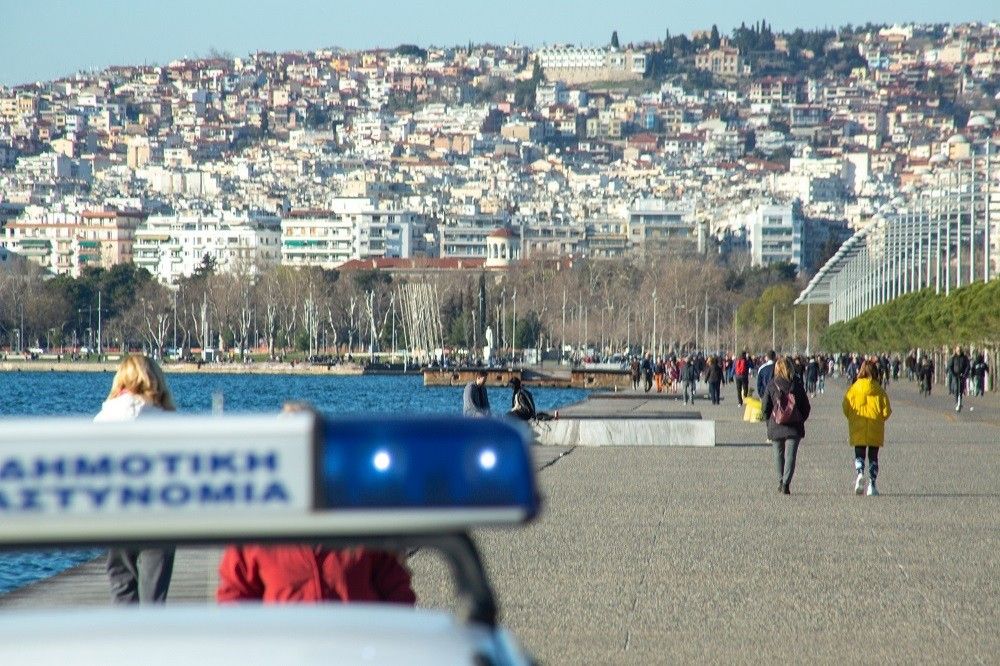 Θεσσαλονίκη: Φόβοι δημάρχου για οικονομική ερήμωση-Απαράδεκτες οι εικόνες συνωστισμού