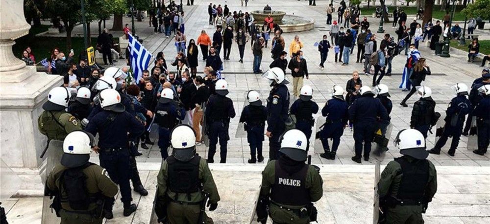 Προσαγωγές και πρόστιμα σε ψεκασμένους «υπερπατριώτες» στο Σύνταγμα