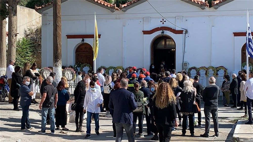 Σάμος: Τελευταίο αντίο σε Κλαίρη και Άρη- Θρηνεί όλη η Ελλάδα