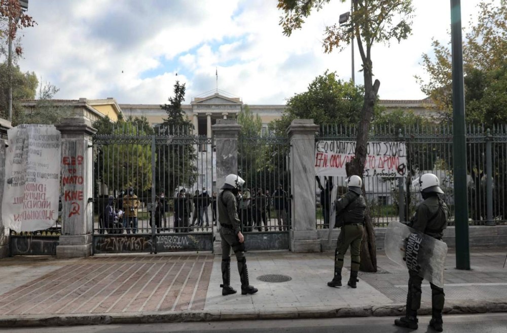 &#8220;Σύννομη η απαγόρευση συγκεντρώσεων&#8221; ξεκαθαρίζει το επιστημονικό προσωπικό της χώρας