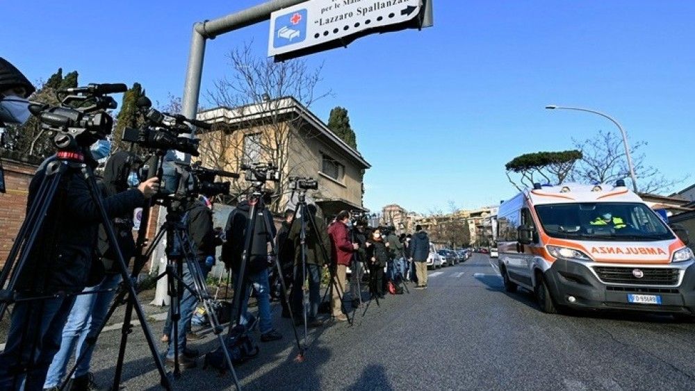 Έφτασαν στην Ιταλία τα πρώτα εμβόλια για τον κορωνοϊό