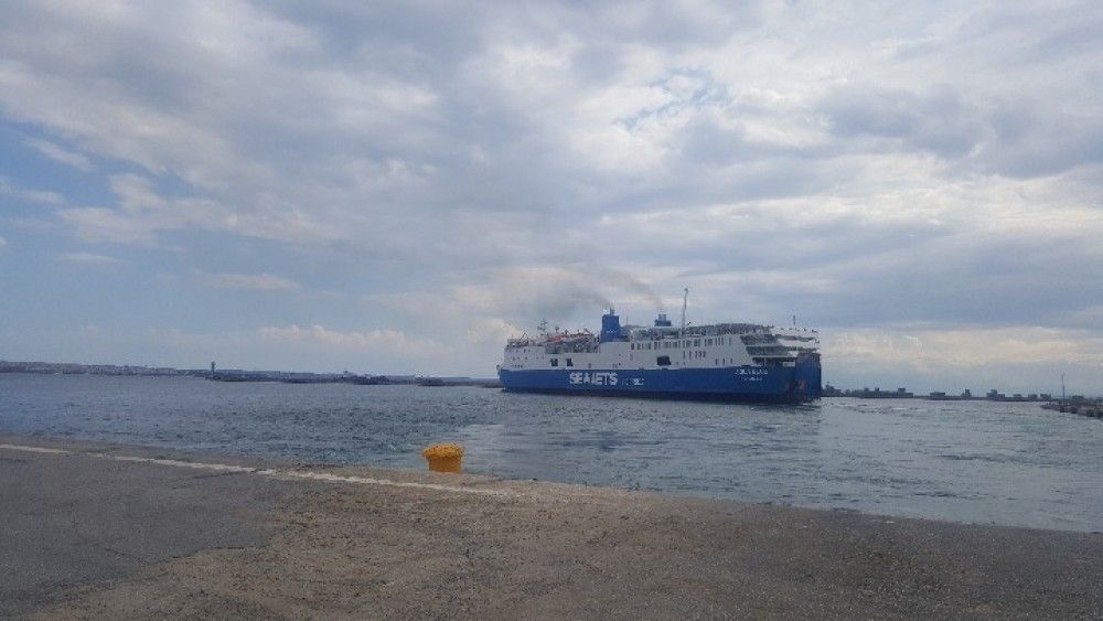 Μηχανική βλάβη στο επιβατηγό οχηματαγωγό «AQUA BLUE»