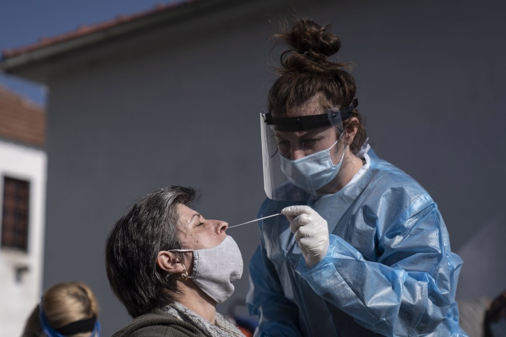 Κορωνοϊός: 1.151 νέα κρούσματα, 27 θάνατοι, 246 διασωληνωμένοι