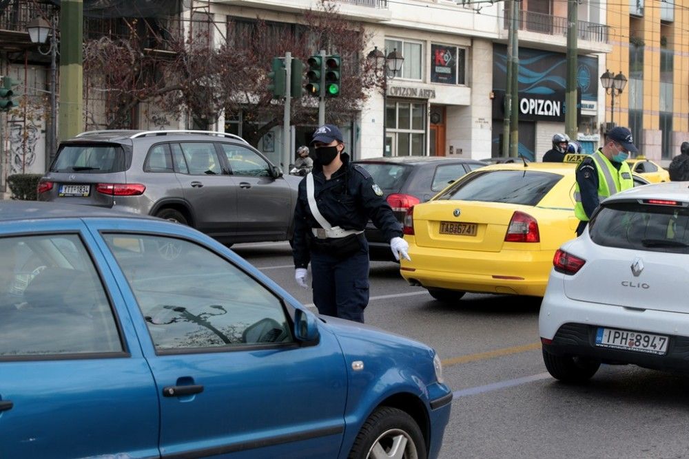 Lockdown: Μπλόκα, έλεγχοι και πρόστιμα