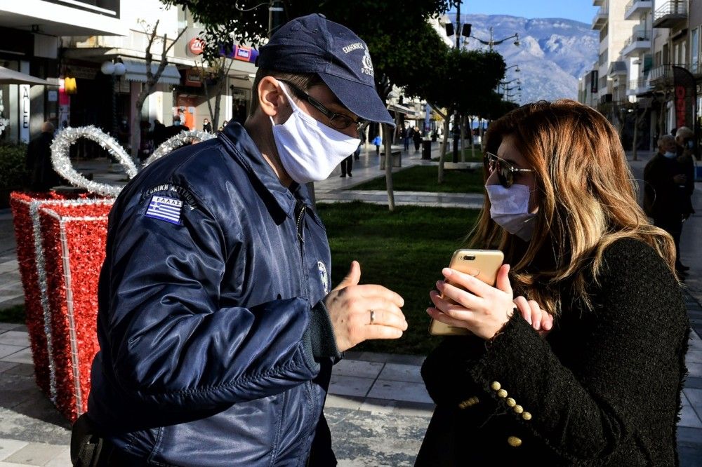 Κορωνοϊός: «Θρίλερ» στη συνεδρίαση των λοιμωξιολόγων για νέα μέτρα και Αττική