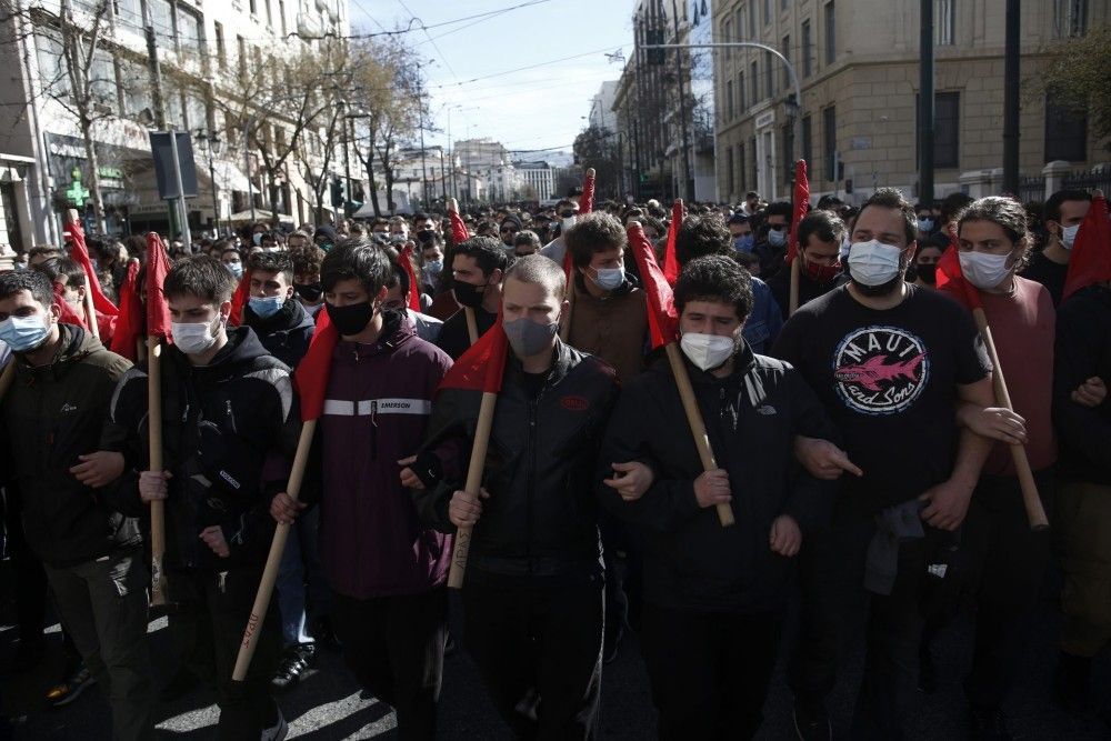 Ποινική δίωξη για κακούργημα σε έναν από τους συλληφθέντες για τα επεισόδια στο πανεκπαιδευτικό συλλαλητήριο