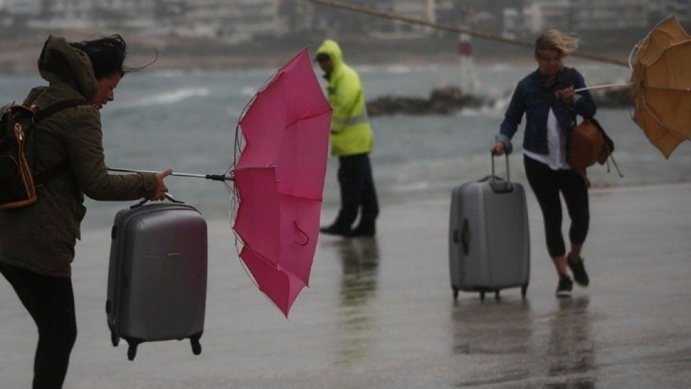 Νέα ατμοσφαιρική&#8230; διαταραχή: Βροχές και καταιγίδες έως αύριο το πρωί