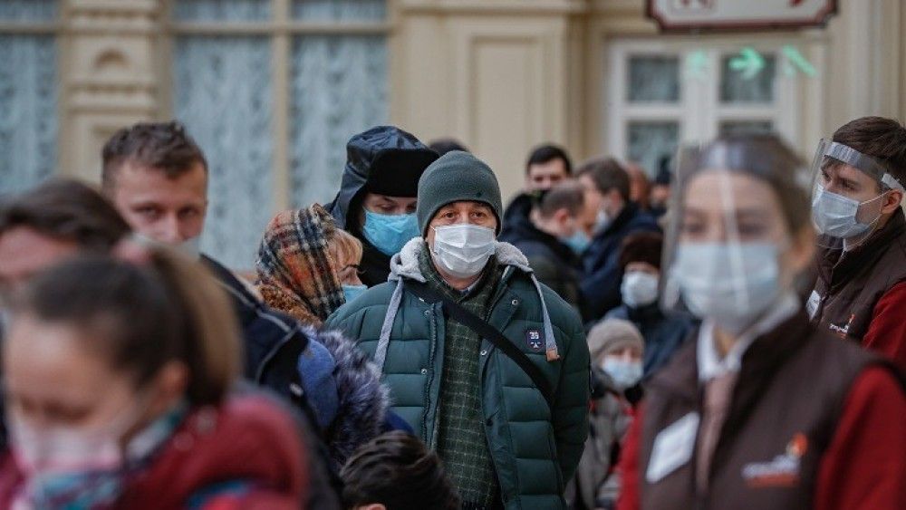 Κορωνοϊός: Βράζει η Αττική από κρούσματα