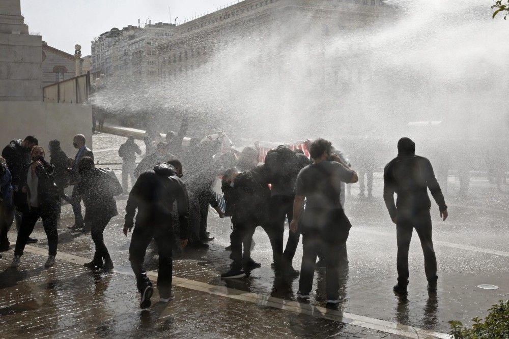 Σύνταγμα: 29 προσαγωγές σε συγκέντρωση υπέρ του Κουφοντίνα