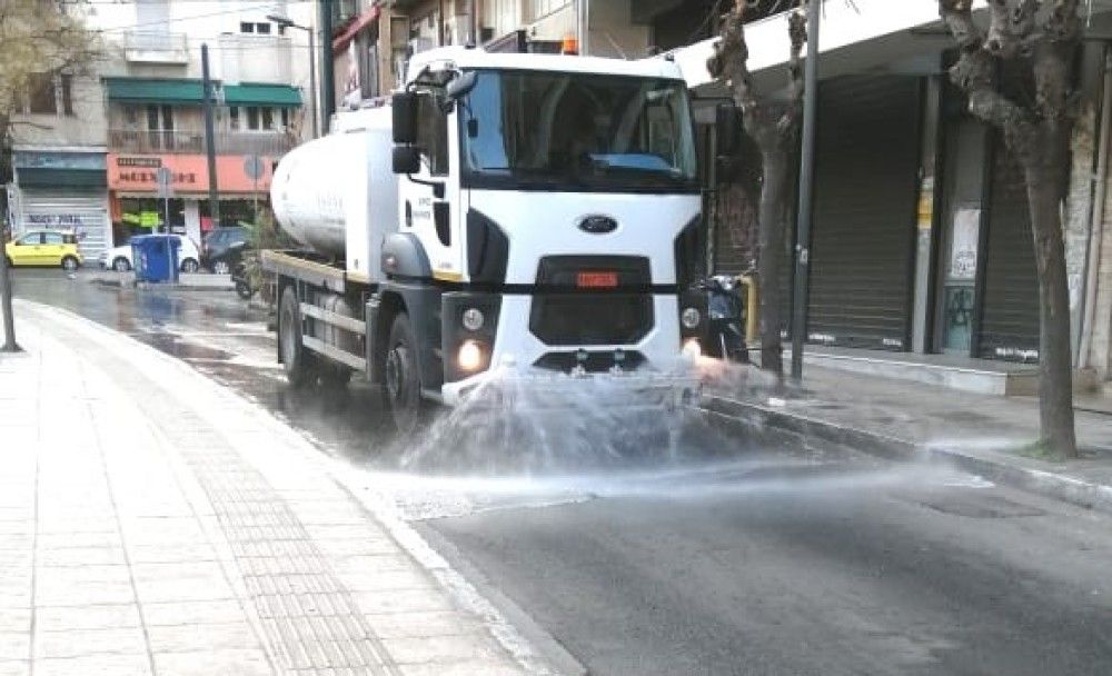 Μεγάλη επιχείρηση απολύμανσης και καθαριότητας στον Άγιο Παντελεήμονα