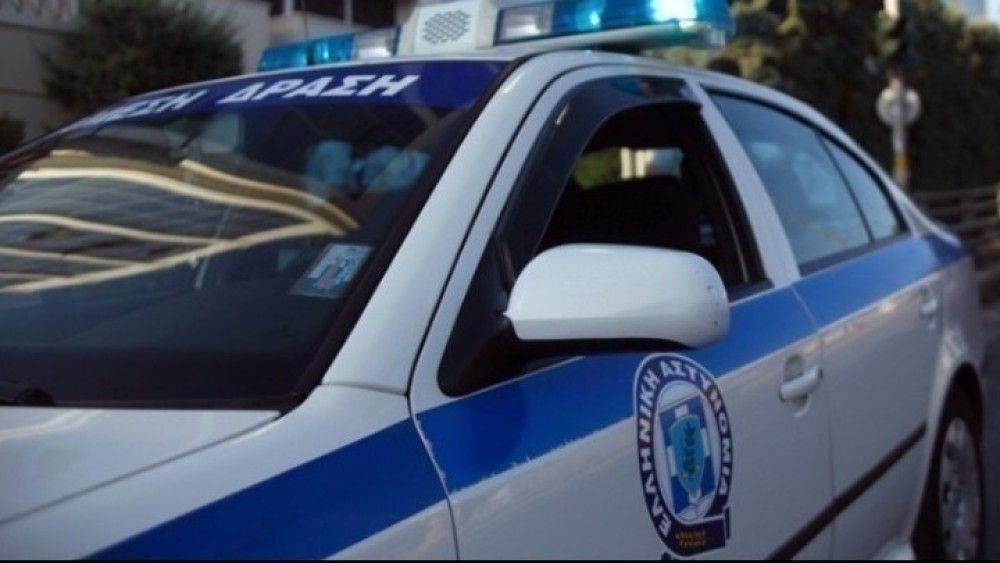 Επίθεση με μολότοφ και καπνογόνα στο ΑΤ Καισαριανής