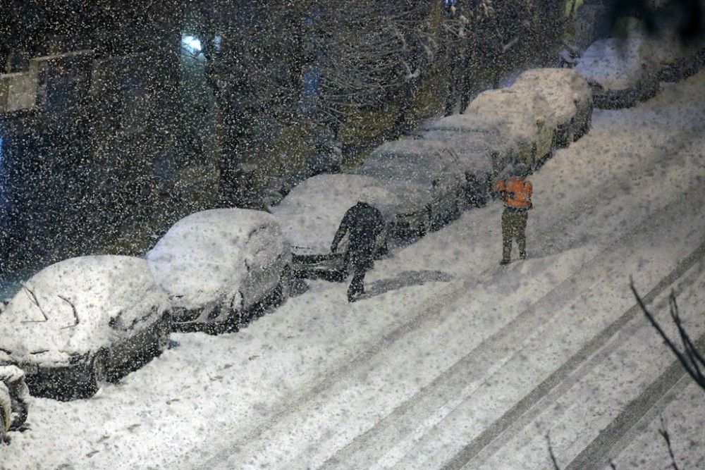 Στα «λευκά» η Αττική: Δύσκολες οι μετακινήσεις