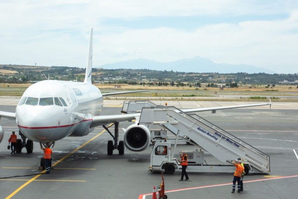 Παρατείνονται οι περιορισμοί στις πτήσεις εσωτερικού