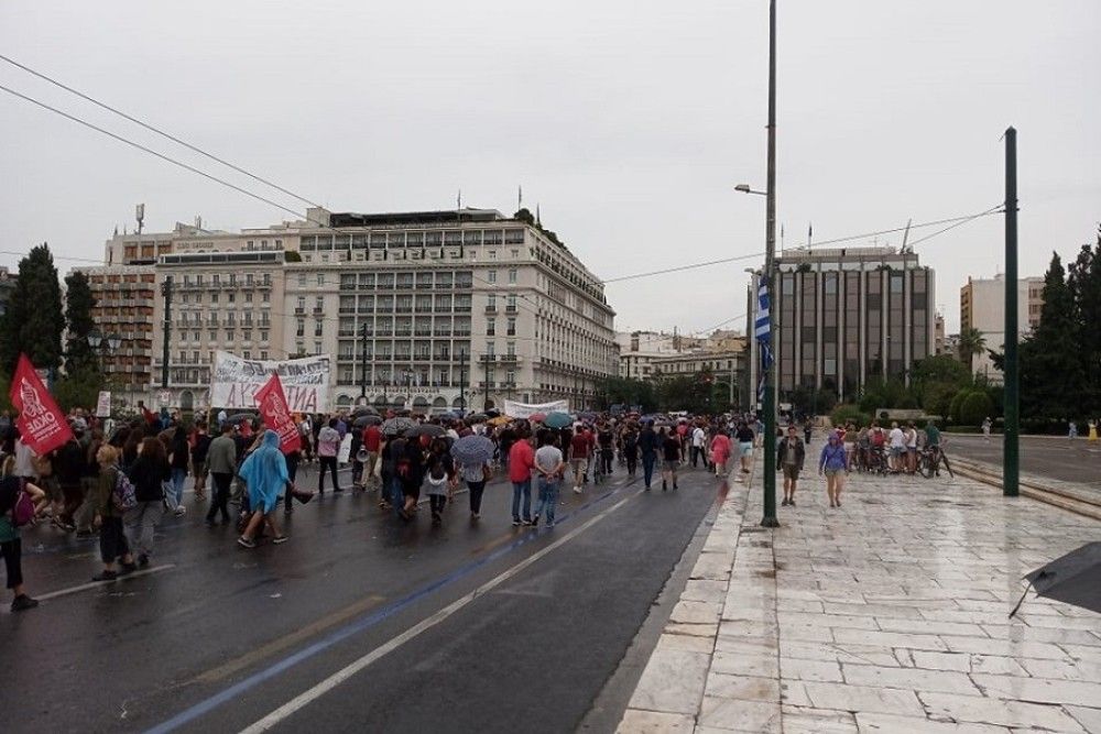 Διαδηλώσεις σε Αθήνα και Θεσσαλονίκη για το αναπτυξιακό (pics)