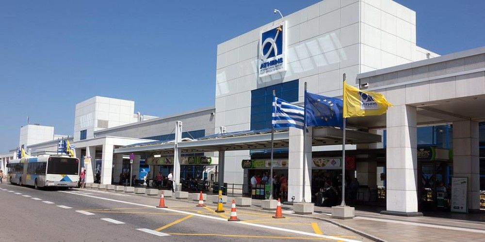 49χρονη συνελήφθη με εκατοντάδες κλεμμένα διαβατήρια και ταυτότητες