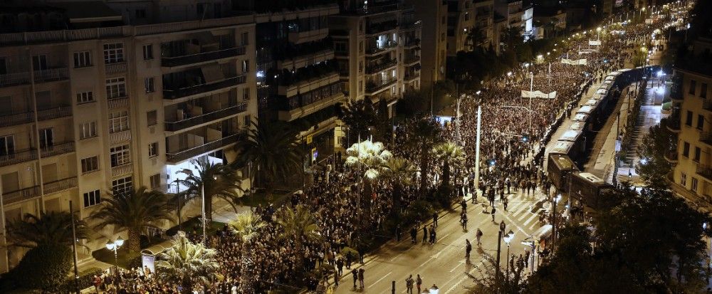 Ολοκληρώθηκε η πορεία για το Πολυτεχνείο (vid)