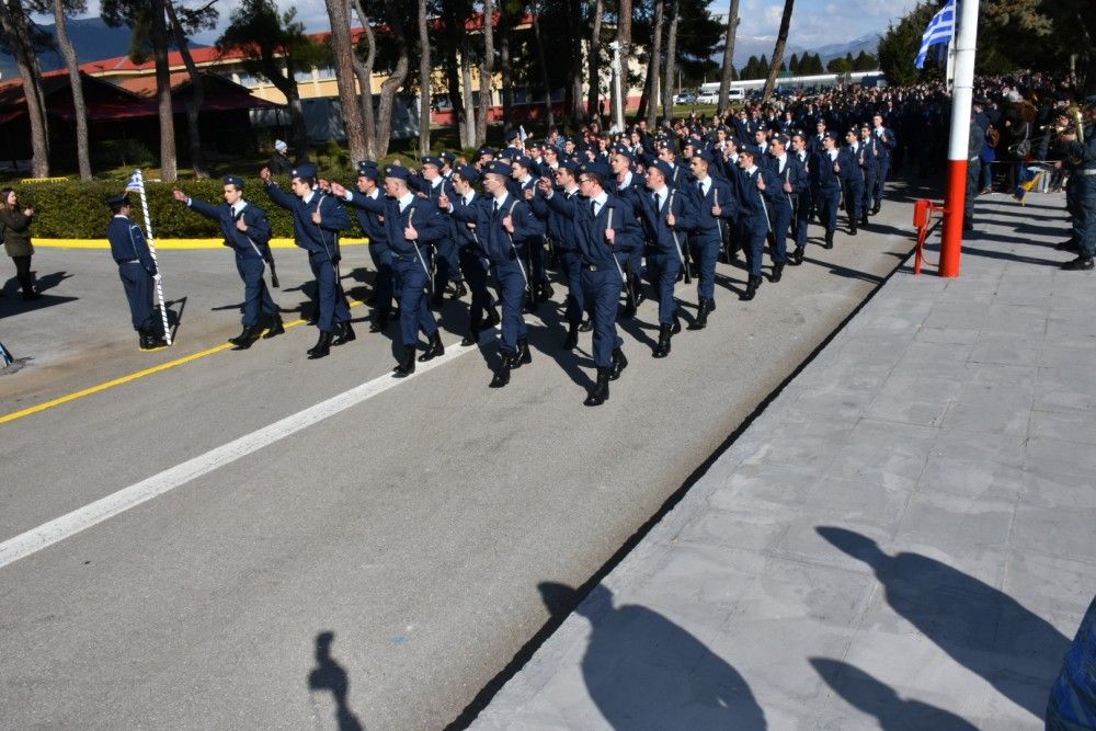 Μειωμένη θητεία με επιλογή: Οι αλλαγές για τους στρατεύσιμους