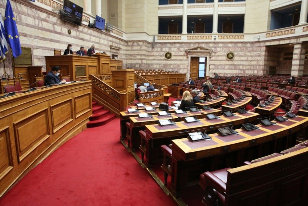 Στη Βουλή τα έγγραφα για την πρόσληψη του αδελφού του Λιγνάδη στο Εθνικό Θέατρο