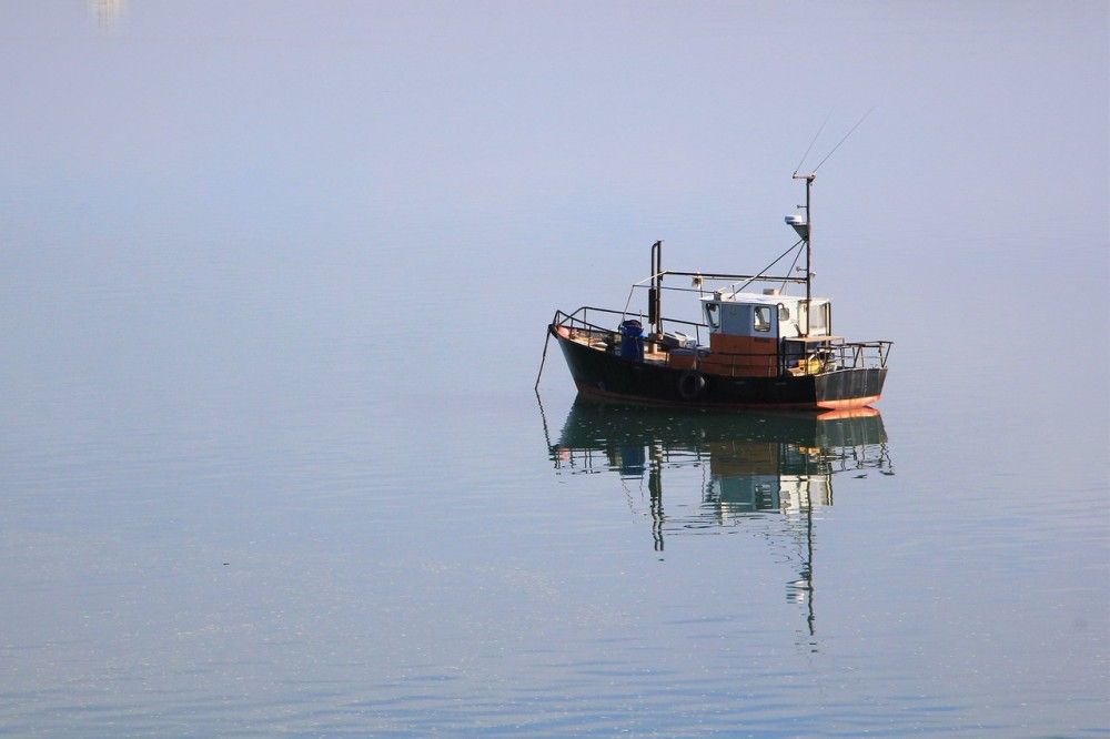 Πότε απαγορεύονται οι μηχανότρατες-Οι όροι αλιείας για το συμιακό γαριδάκι