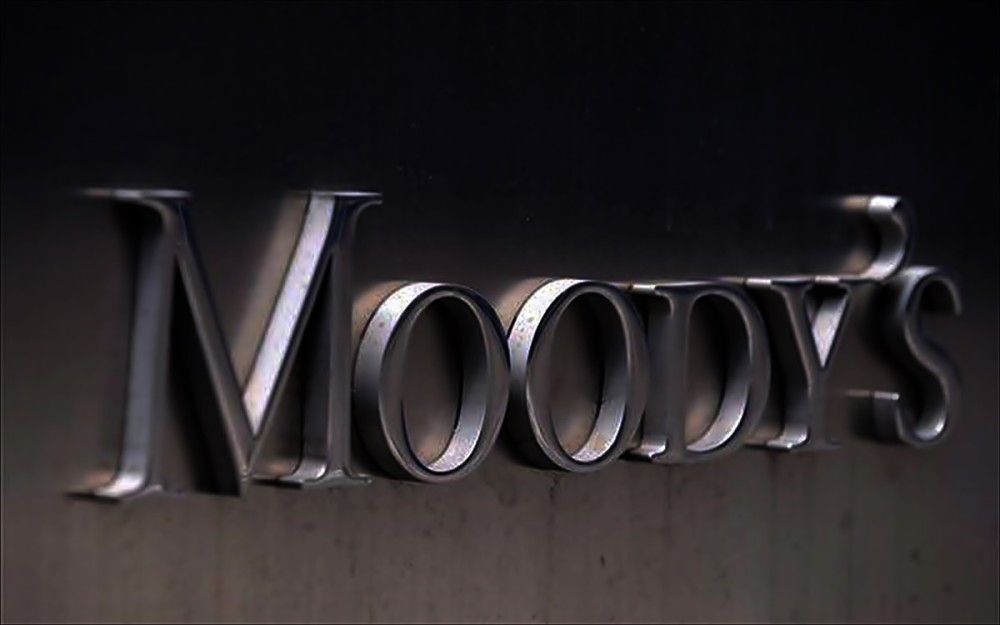 Ψήφος εμπιστοσύνης από τη Moody’s στην ελληνική οικονομία