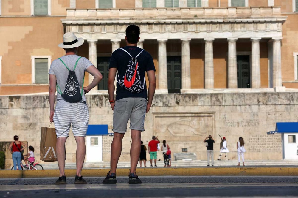 Με κλιμακωτό ρυθμό η φετινή τουριστική σεζόν στην Ελλάδα