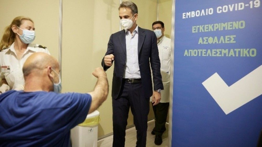 Μητσοτάκης: Πρέπει να εμβολιαστούν όλοι οι υγειονομικοί (βίντεο)