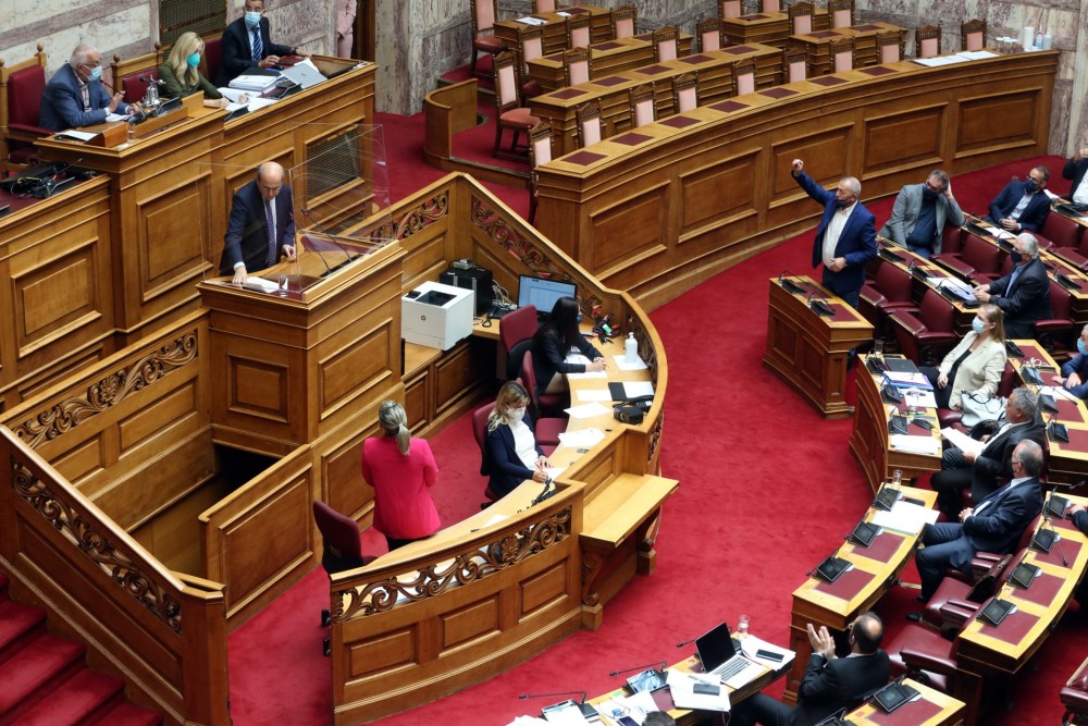 Εργασιακό: Πού συμφωνούν και πού διαφωνούν κυβέρνηση και αντιπολίτευση