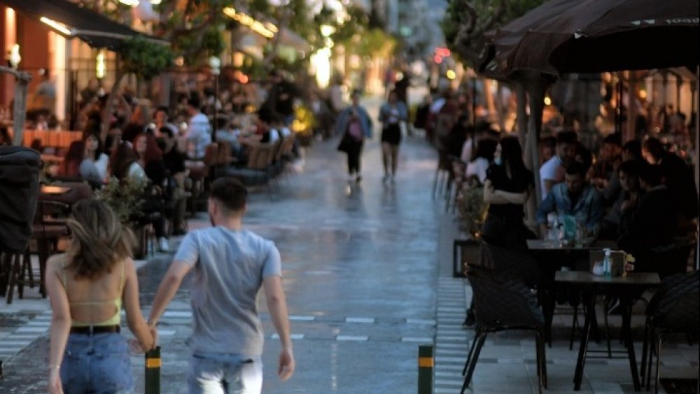 Πότε θα πετάξουμε τις μάσκες-Συνεδριάζει η επιτροπή