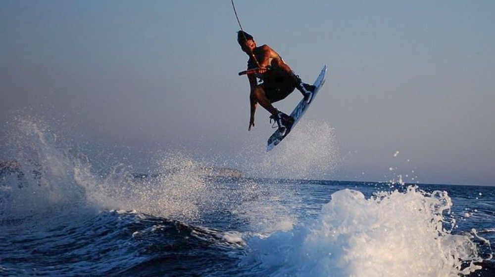 Νάξος: Τραυματίστηκε 47χρονος αλλοδαπός kite-surfer