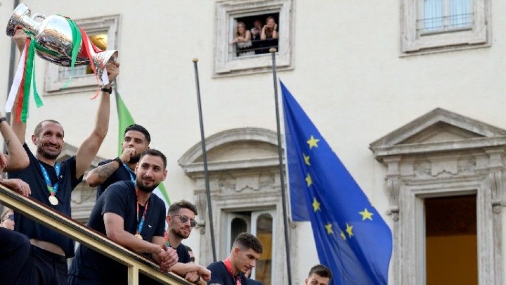 Ρώμη: Πώς γιόρτασαν οι &#8220;ατζούροι&#8221; το Κύπελλο