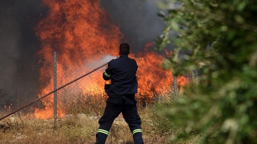 Έκτακτη σύσκεψη στο επιχειρησιακό κέντρο των πυροσβεστικών υπηρεσιών στην Πάτρα