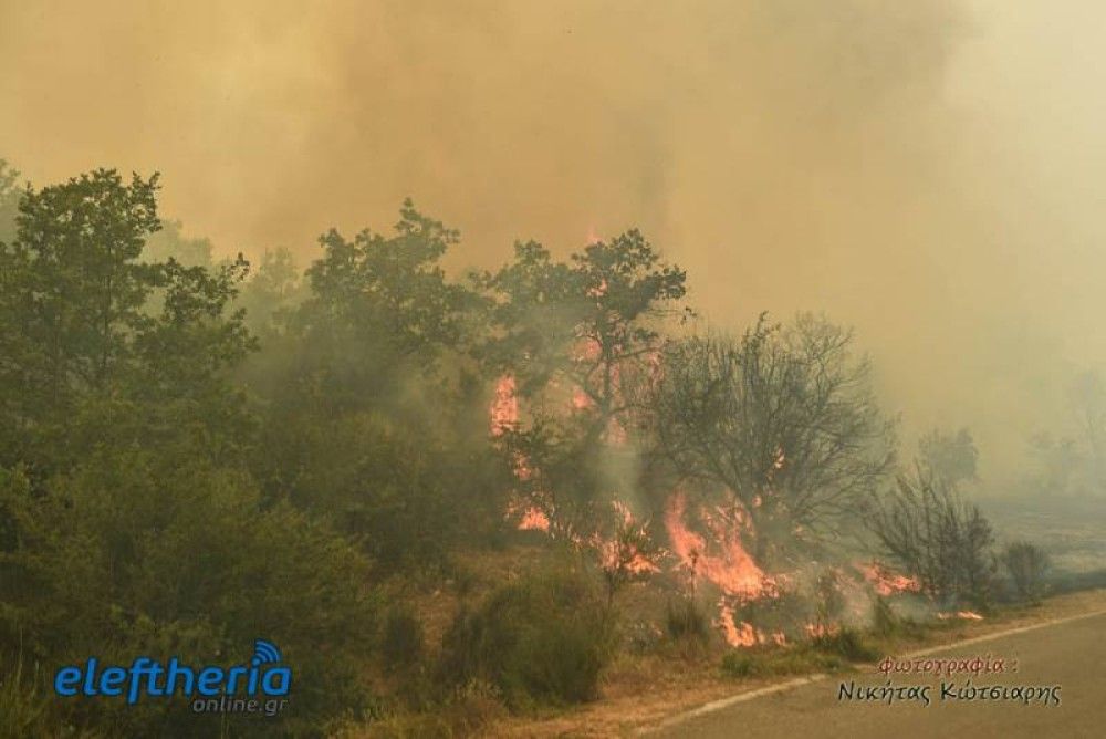 Σε εξέλιξη οι φωτιες σε Μεσσηνία, Αρκαδία και Λακωνία