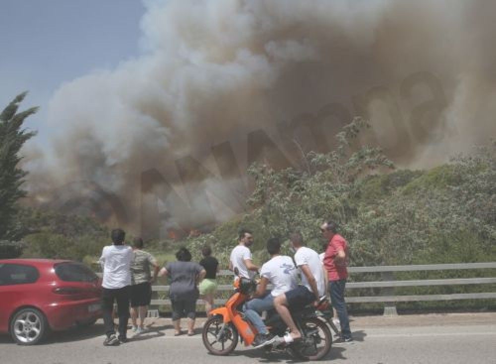 Ρόδος: Αναζωπύρωση στην περιοχή Μπεβεράνο