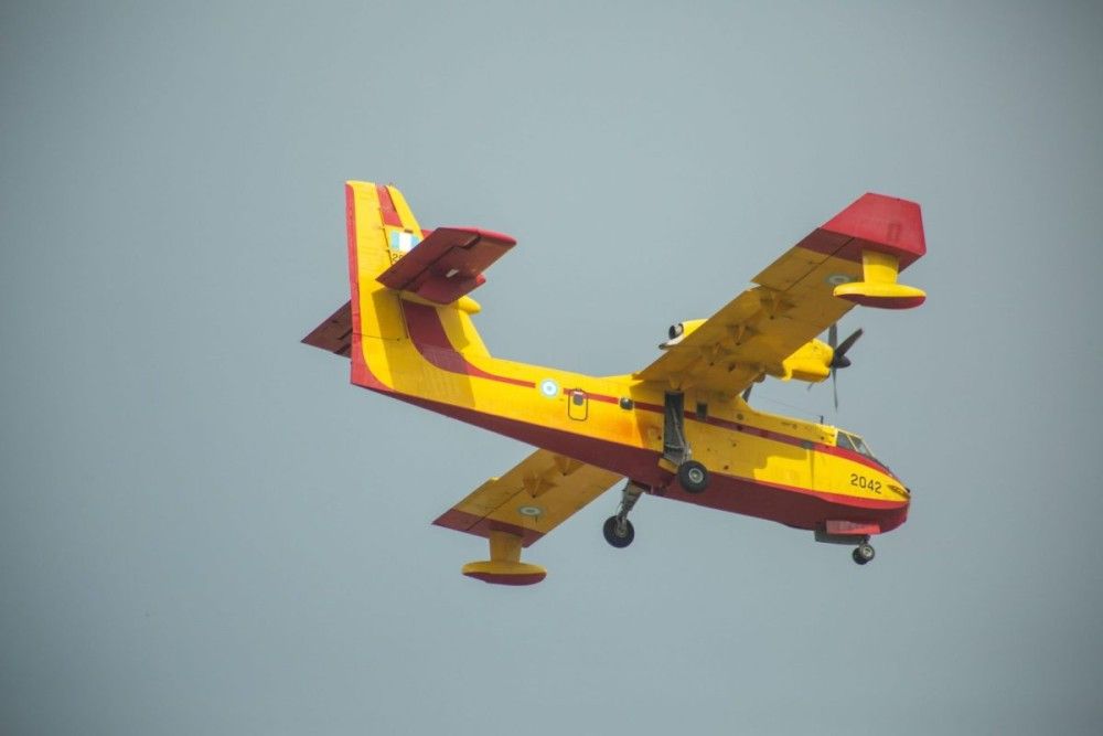 Κερατέα: Canadair &#8220;έκανε&#8221; μούσκεμα δημοσιογράφο του ΣΚΑΪ (vid)