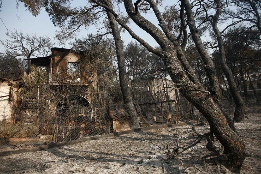 Φωτιά Βαρυμπόμπη: Σύσκεψη κυβερνητικού κλιμακίου για τα μέτρα στήριξης στους πληγέντες