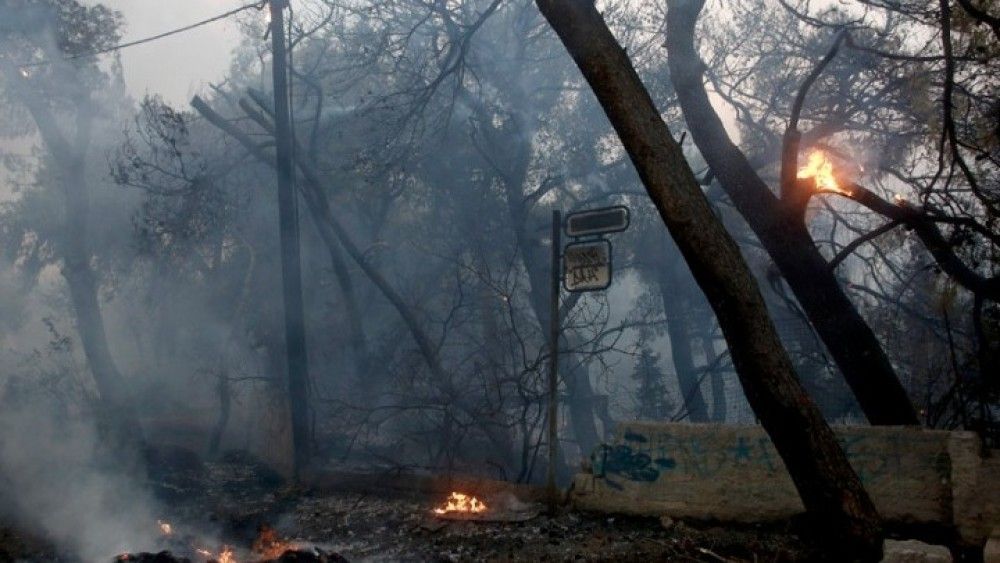 Βαρυμπόμπη: Εκκενώθηκε και μέρος του Κρυονερίου