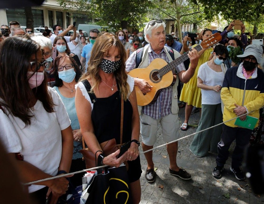 Στη Μητρόπολη Αθηνών η σορός του Μίκη Θεοδωράκη &#8211; Ξεκίνησε το λαϊκό προσκύνημα