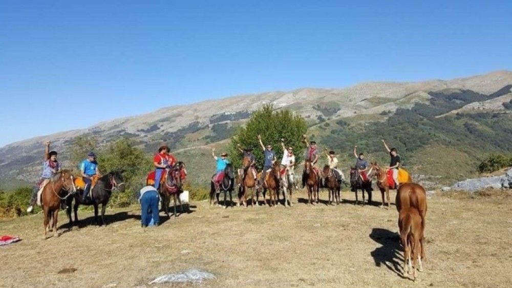 Καλή Βρύση: Καβαλάρηδες εκπληρώνουν το τάμα των προγόνων τους