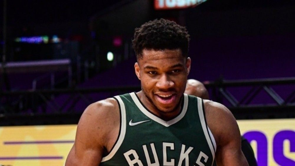 AntetokounBros: Με σουβλάκια γιόρτασαν την απόκτηση της ελληνικής ιθαγένειας