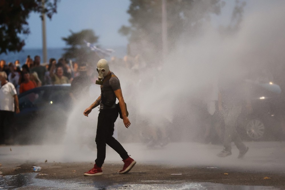 ΔΕΘ: Επεισόδια από ψεκασμένους αντιεμβολιαστές και μπαχαλάκηδες