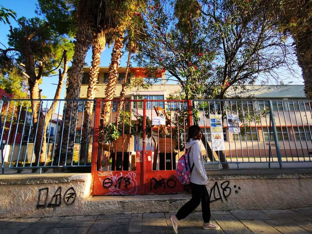 Τί γίνεται όταν υπάρχουν αναστολές τμημάτων στα σχολεία-Μεμονωμένα τα περιστατικά με αρνητές