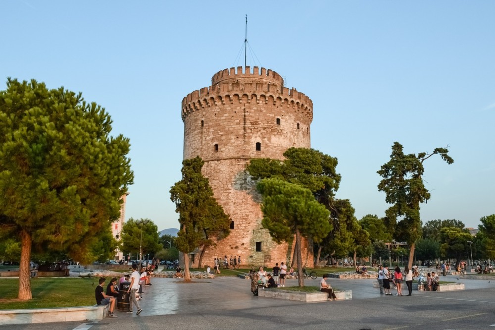 Μια ανάσα πριν το μίνι lockdown Θεσσαλονίκη και Λάρισα-Σήμερα οι ανακοινώσεις