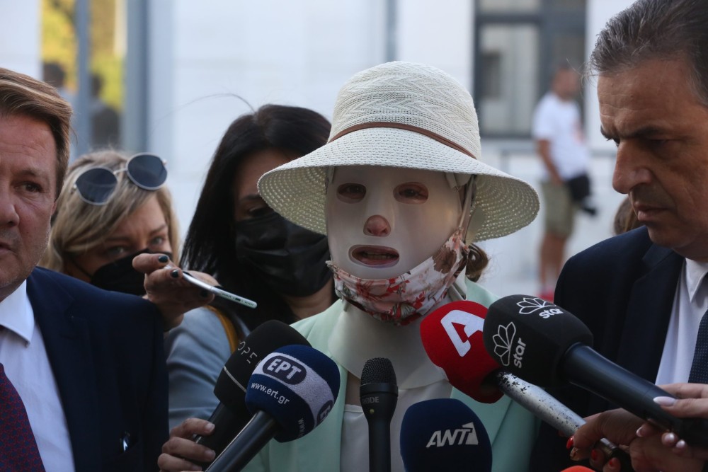 Επίθεση με βιτριόλι: Με τις καταθέσεις των γιατρών της Ιωάννας συνεχίζεται η δίκη