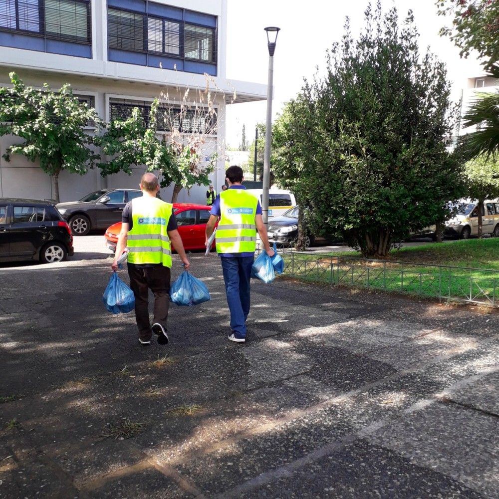 Οι street workers του Δήμου Αθηναίων, «φύλακες-άγγελοι» για τους  άστεγους της πόλης