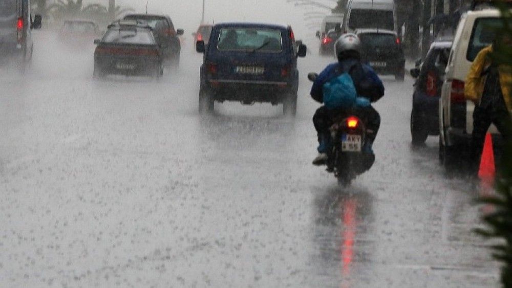 Meteo: Πάνω από 170 χιλιοστά βροχής έπεσαν σε περιοχές της Αθήνας