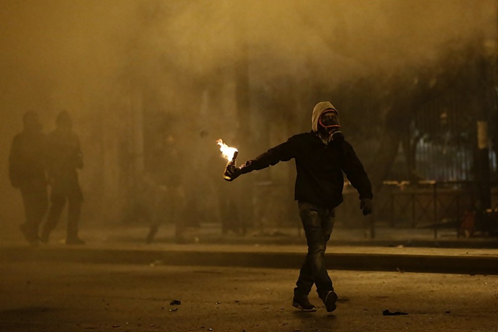 Νέος Ποινικός Κώδικας: Κακούργημα η κατοχή μολότοφ σε πορείες